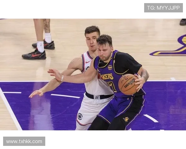 湖人险胜快船 东契奇38分詹姆斯贡献13+11